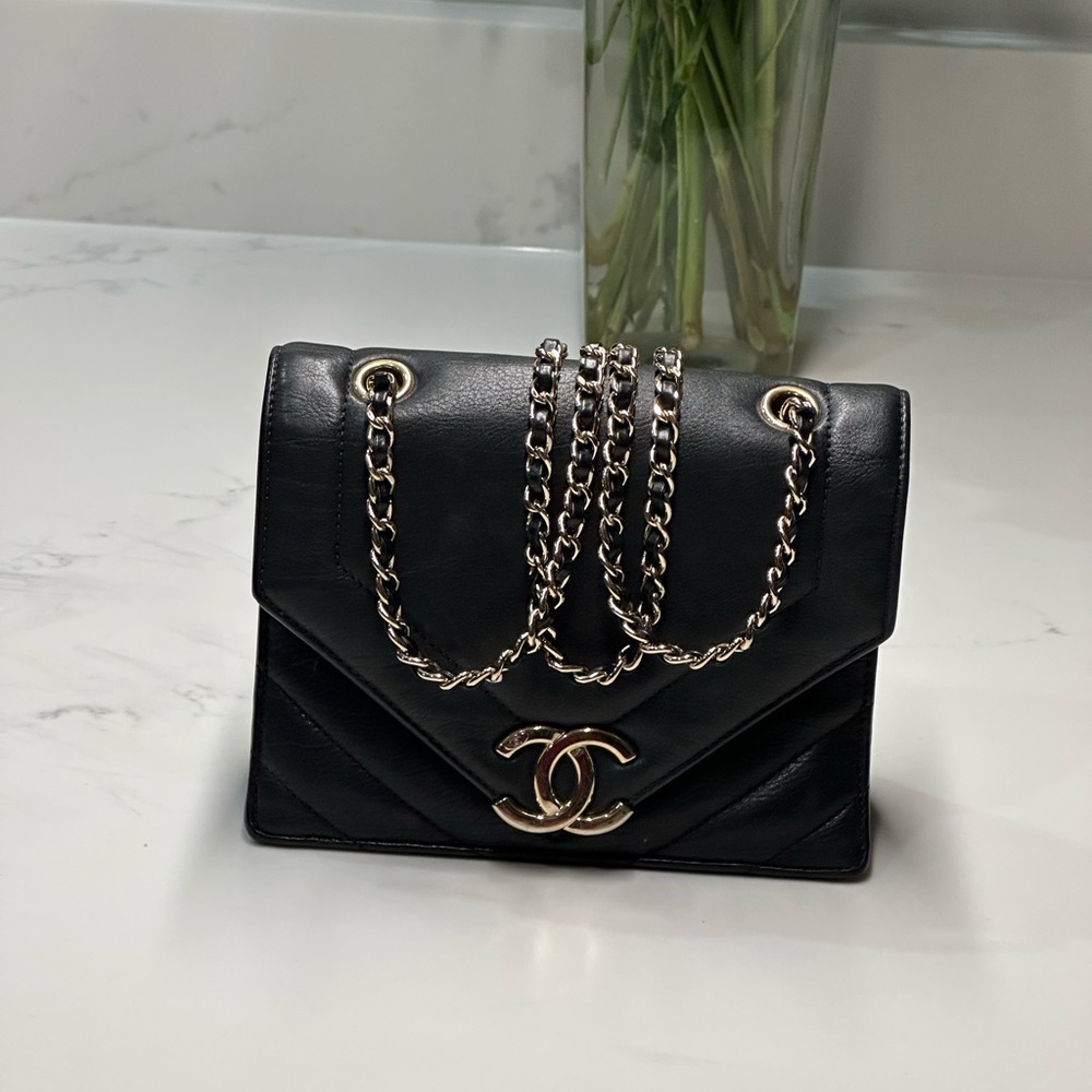 CHANEL Quilted Chevron Calfskin Small Single Flap Black Crossbody Bag + Dust Bag